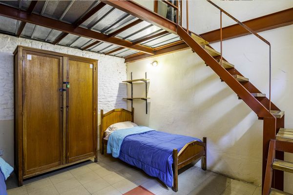 Cama en habitación compartida femenina de 4 camas 104