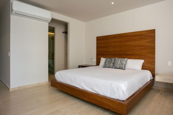 Kaab estudio by the beach