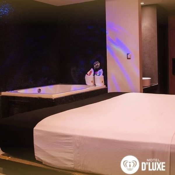 DELUXE AUTO HOTEL