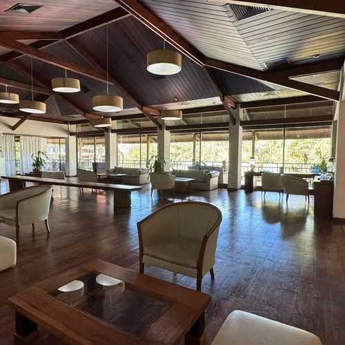 Raíces Esturión Hotel