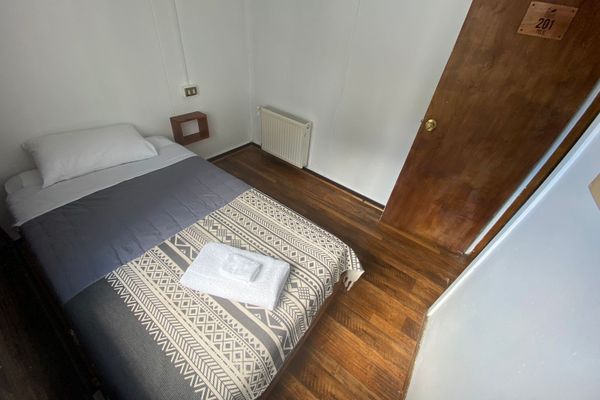 Habitación Single baño compartido - 201