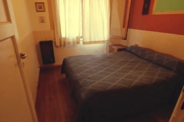 Habitación Matrimonial con baño compartido