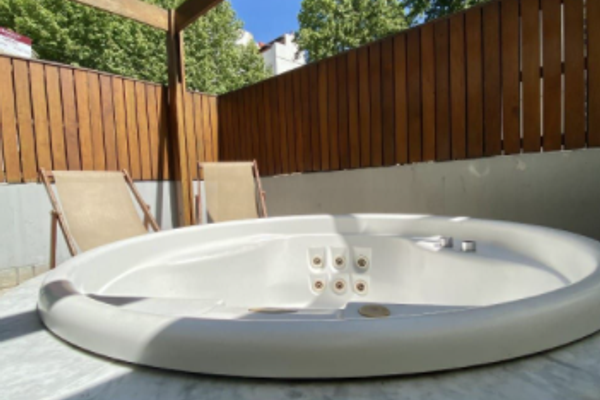 One Bedroom Jacuzzi Balcony Apartment