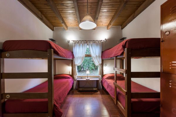 CAMA EN HAB CUADRUPLE A COMPARTIR