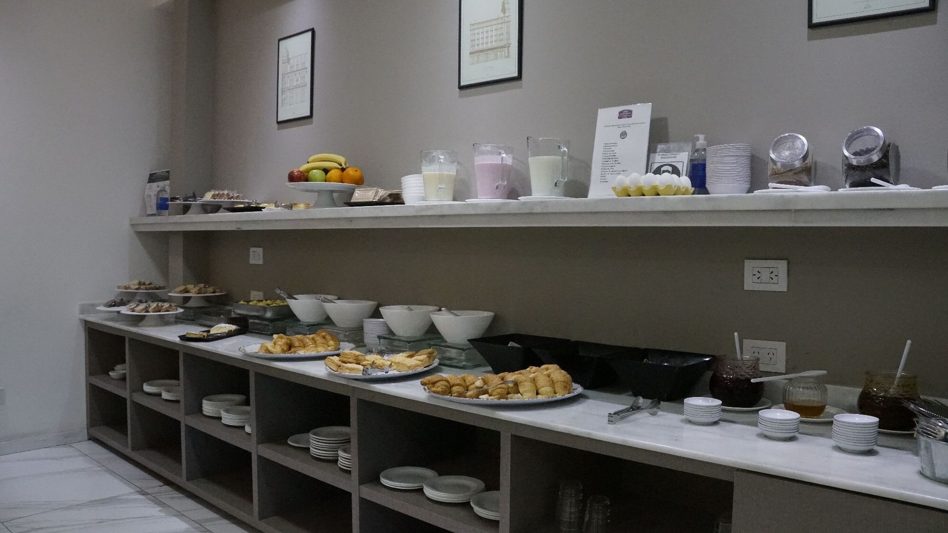 HowardJohnson - Desayuno Buffet