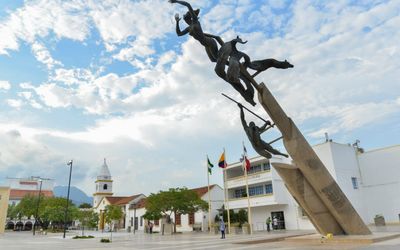LASPILONERASAPARTAHOTEL - Plaza Alfonso López