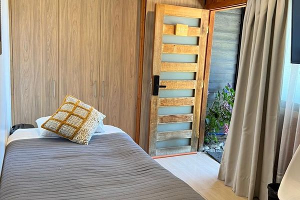 Habitación Triple Con Vista Estacionamiento Entrada Exterior