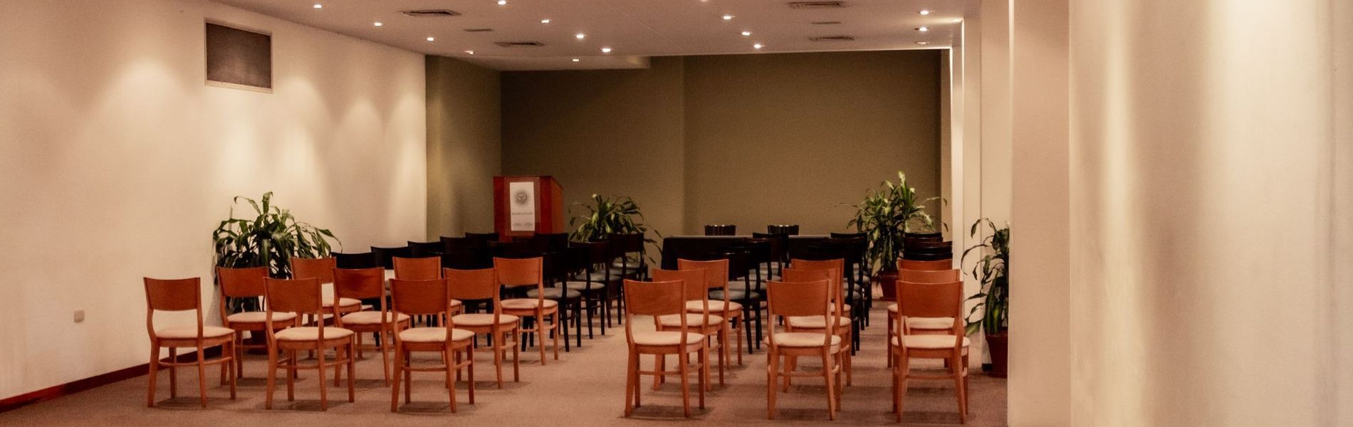 Raíces Esturión Hotel