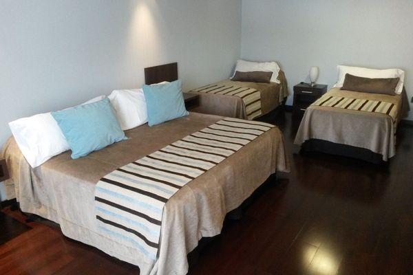 Estudio (1 Cama King + 2 individuales)