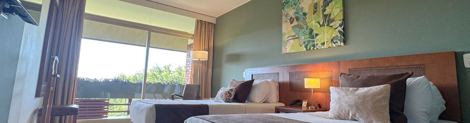 Roots Sturgeon Hotel