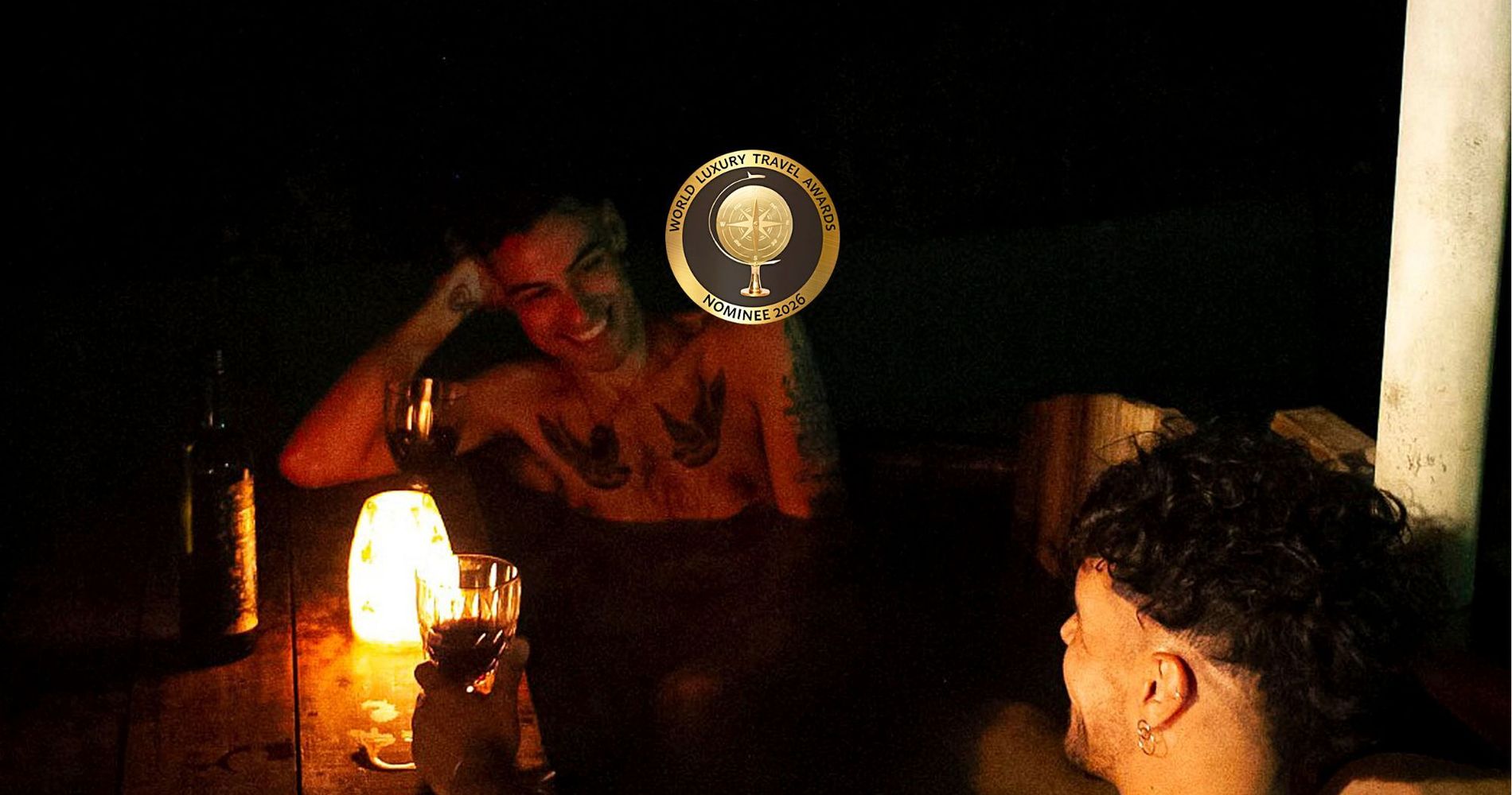 DISFRUTE DE NOCHE EN NUESTRA TINA SUSTENTABLE PARA 3 PERSONAS, CON CALDERA A LEÑA