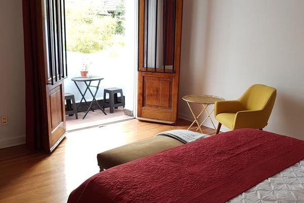 Habitación Doble o Triple con balcón y baño privado externo