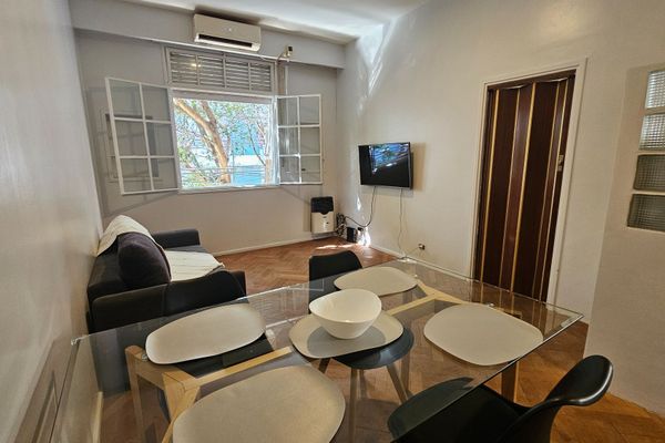 Depto 2 ambientes sobre calle Moldes, Belgrano