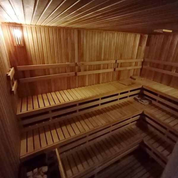 Howard Johnson Sierras Hotel and Casino