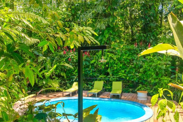 Bungalow de 2 dormitorios con piscina privada