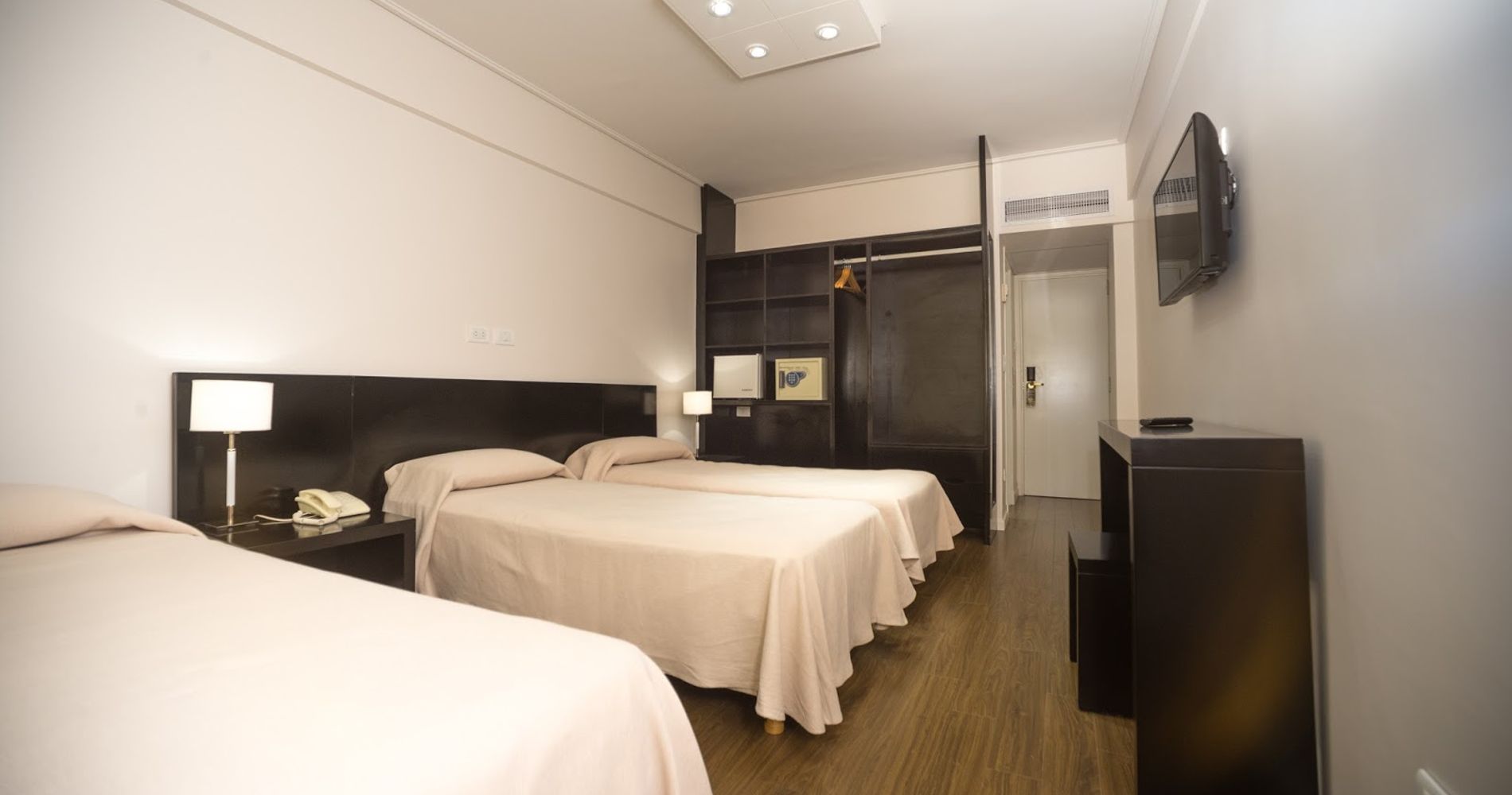 Hotel Versailles