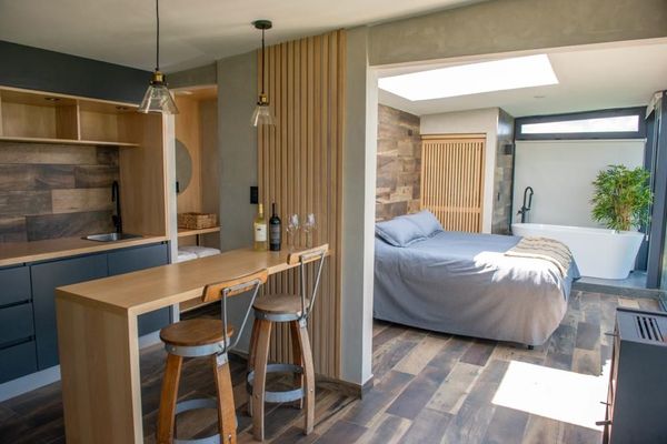 Exclusive Loft, 1 King Bed, Bathtub, Mountain View