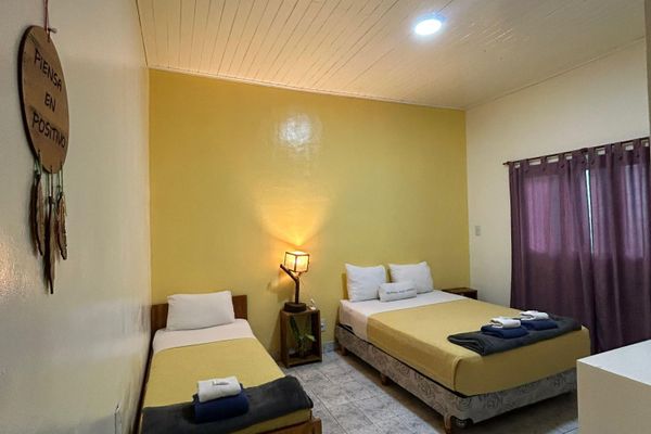 Habitación 1Mat 1 Single - Triple