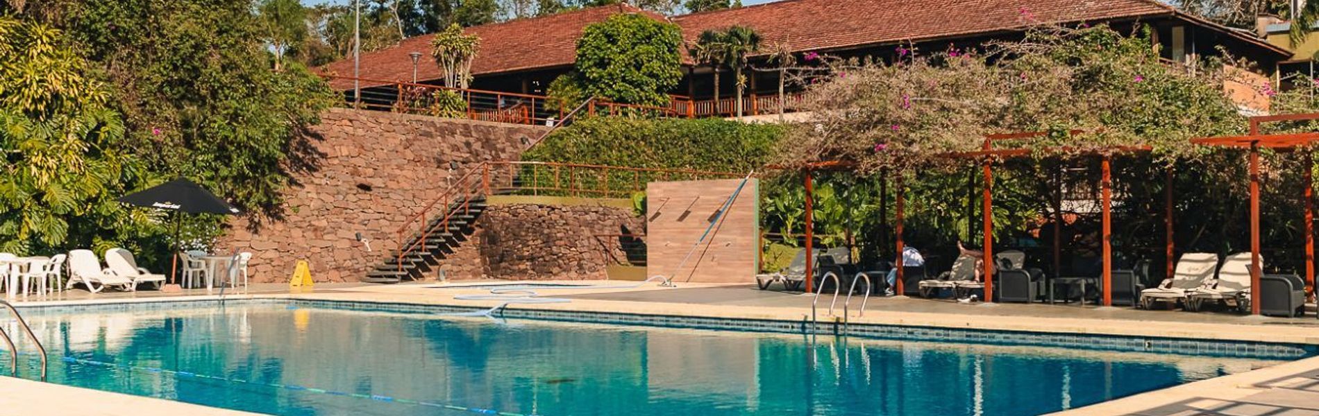 Raíces Esturión Hotel