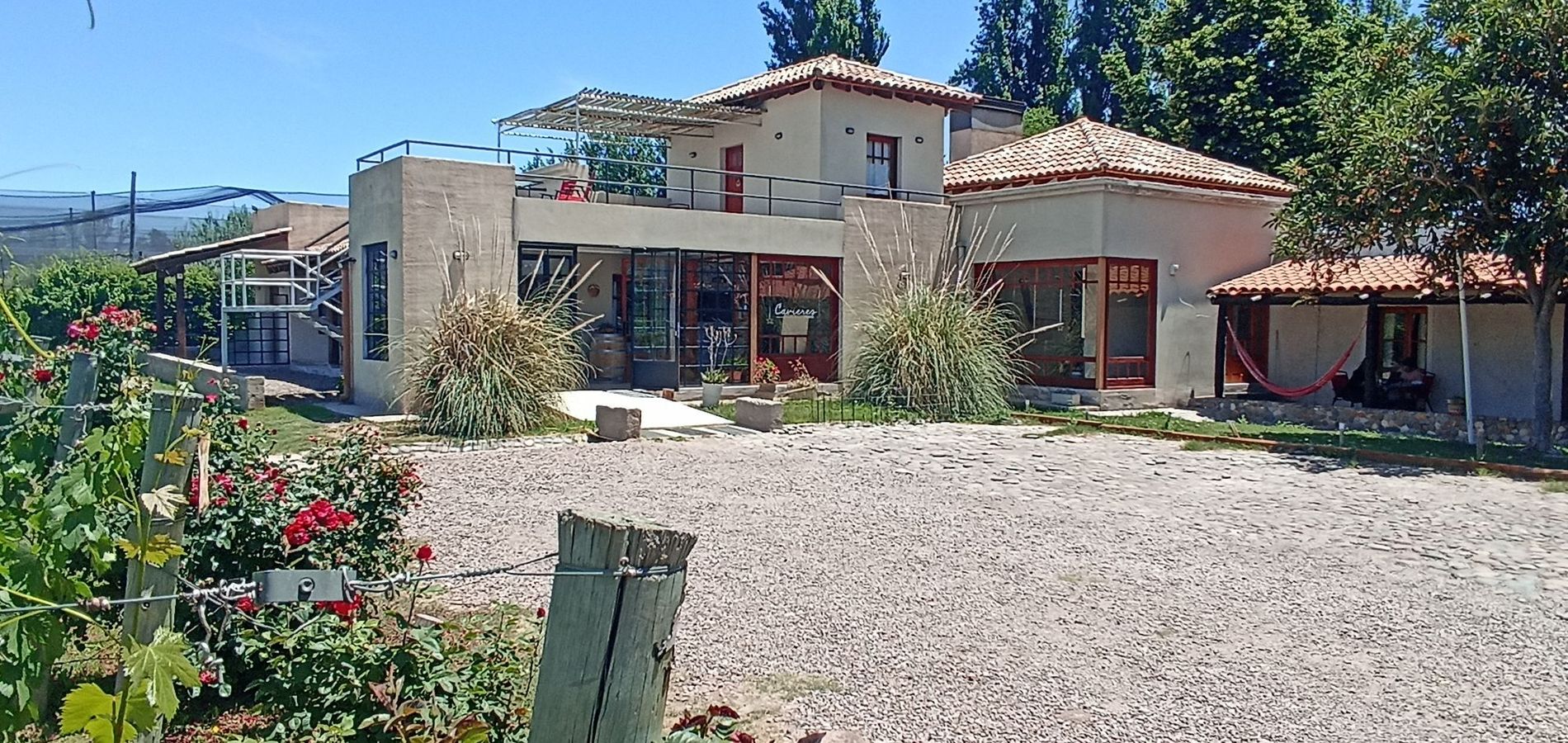 Posada Cavieres Wine Farm