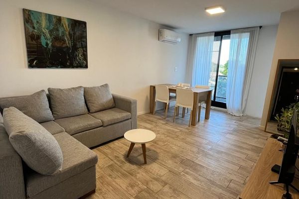 Quatro Housing