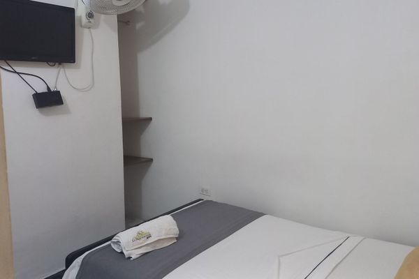 HABITACION SENCILLA CON VENTILADOR