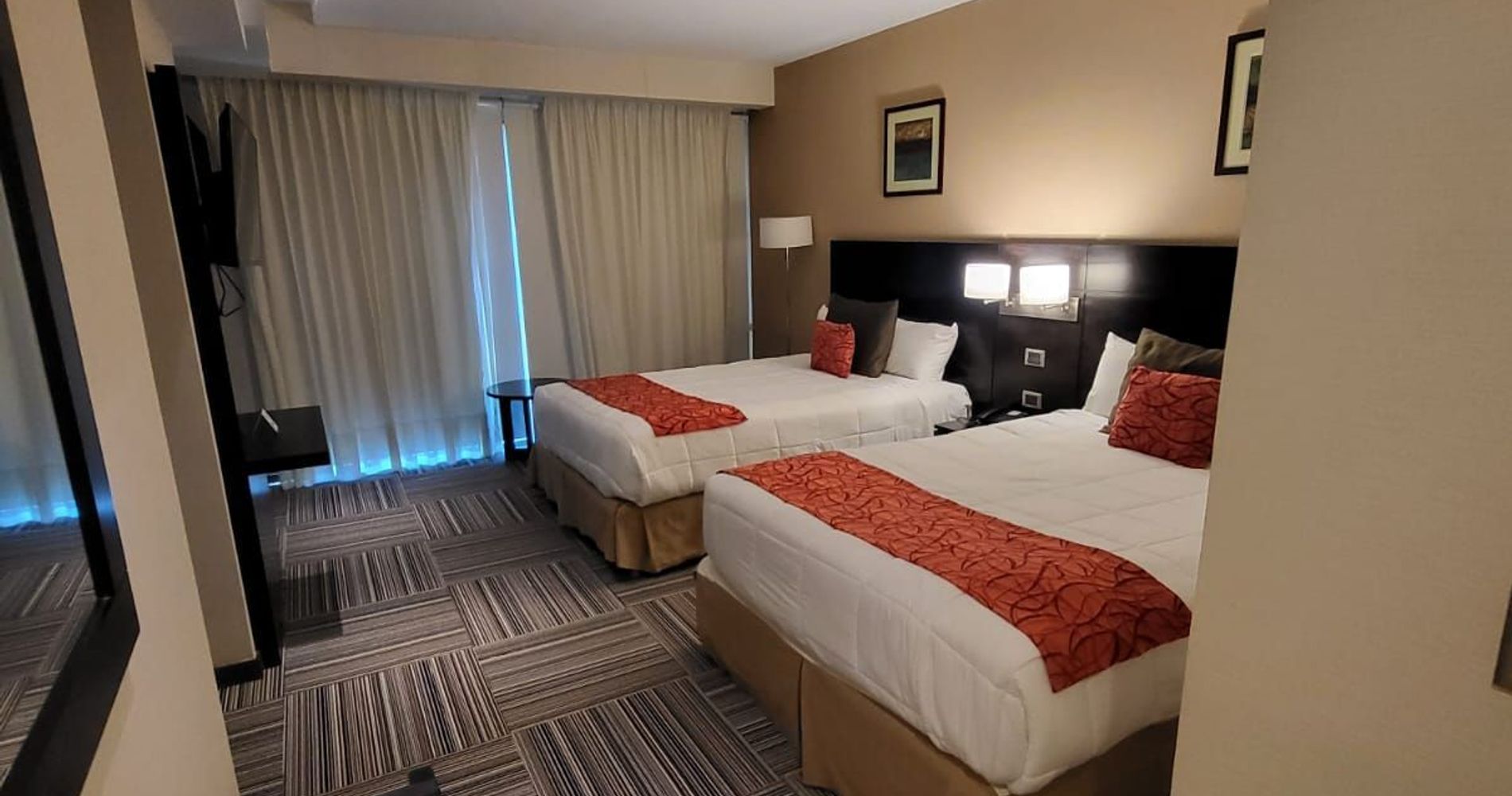 Howard Johnson por Wyndham Neuquén