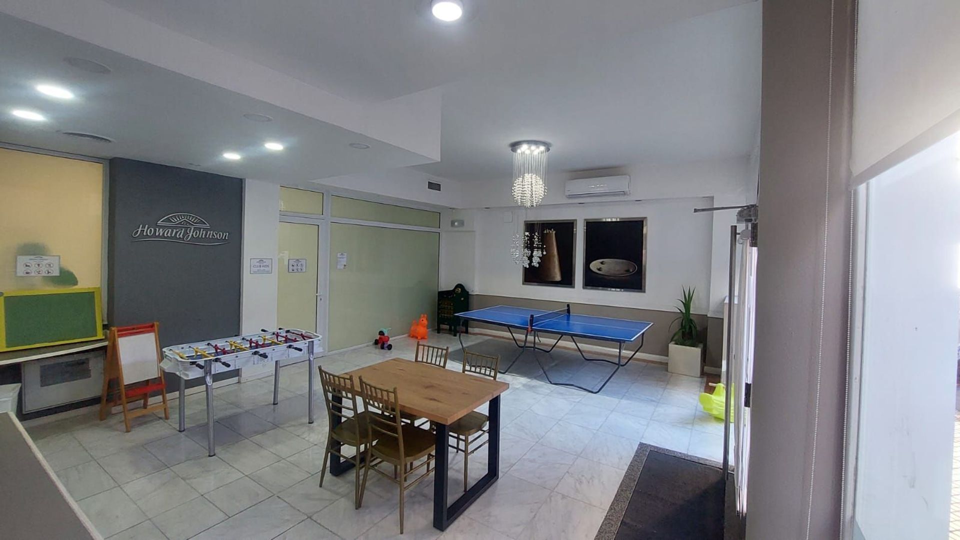 HowardJohnson - Kids Club