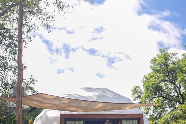 DOMO ALLPA CON PROYECTOR Y PANTALLA