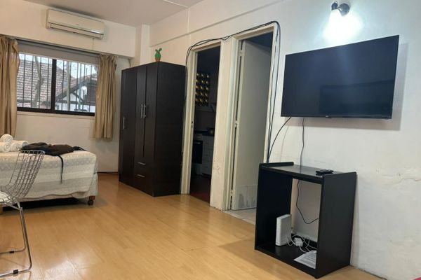 Depto monoambiente sobre calle Marconi, Olivos