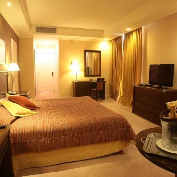 Howard Johnson Sierras Hotel and Casino