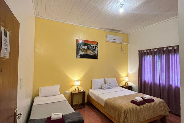 Habitación 1Mat 1 Single - Triple