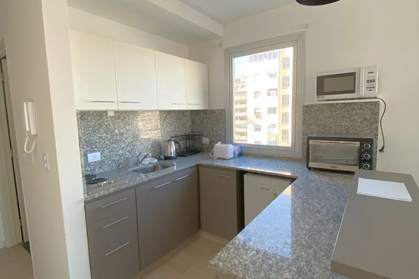 Encantador monoambiente con piscina a 1 cuadra del Hospital Italiano [Rawson]