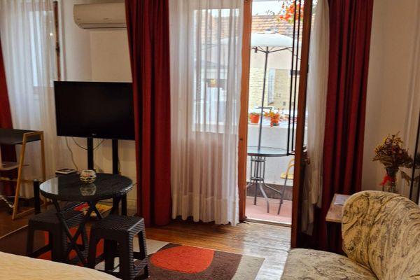 Habitación Doble o Triple con balcón y baño privado externo