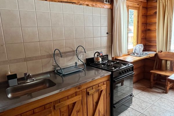 Cabaña para cinco personas con un baño privado