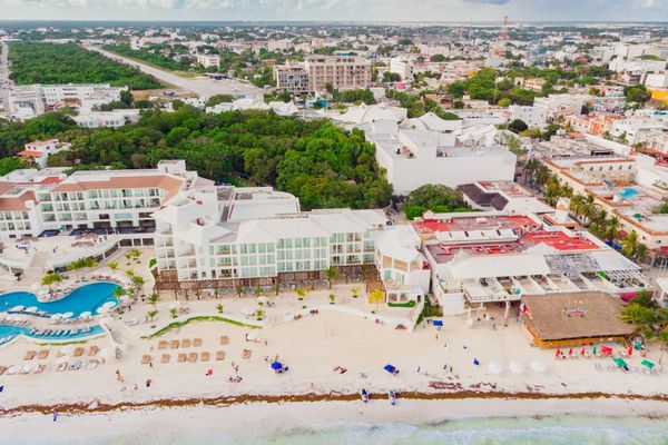 Kaab estudio by the beach