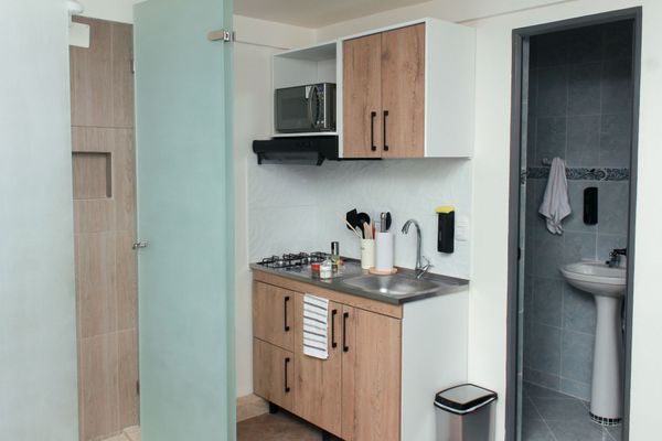 BOGOTÁ SEDE 1- 102 Habitación con cocina y baño privado 