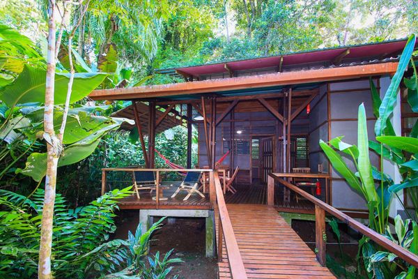 Bungalow de 2 dormitorios con piscina privada