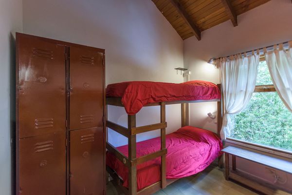 CAMA EN HAB QUINTUPLE A COMPARTIR