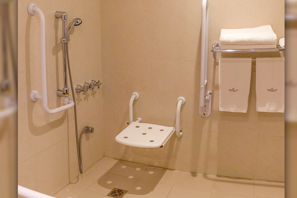 Hotel con habitación accesible y baño adaptado en Resistencia Argentina