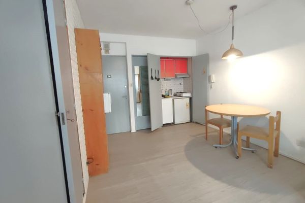 Depto monoambiente sobre calle Suipacha, Retiro