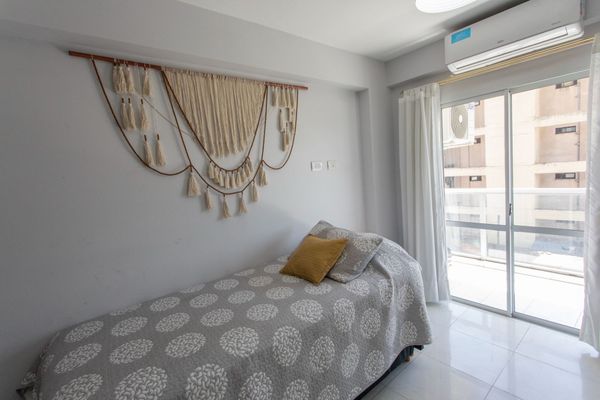 LOCAL EXPERIENCE V - 1 DORMITORIO