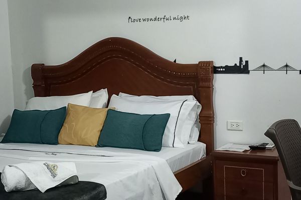 HABITACION QUEEN CON AIRE