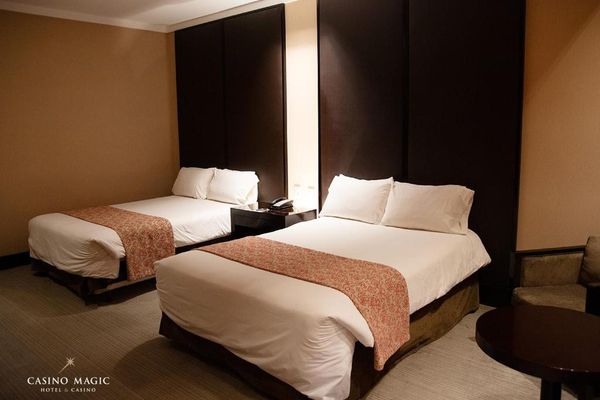 Habitación superior con 2 camas queen size vista piscina