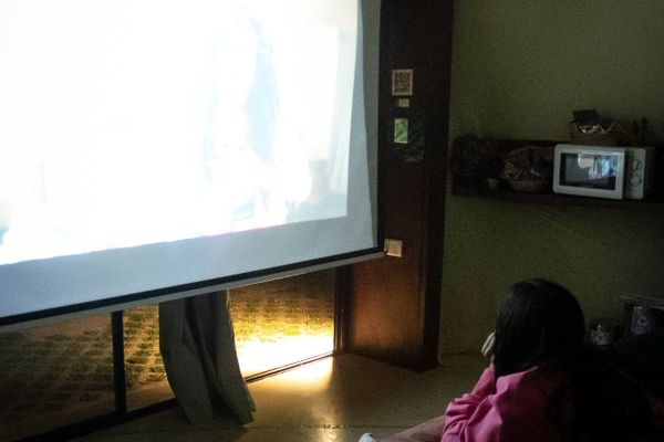 DOMO ALLPA CON PROYECTOR Y PANTALLA