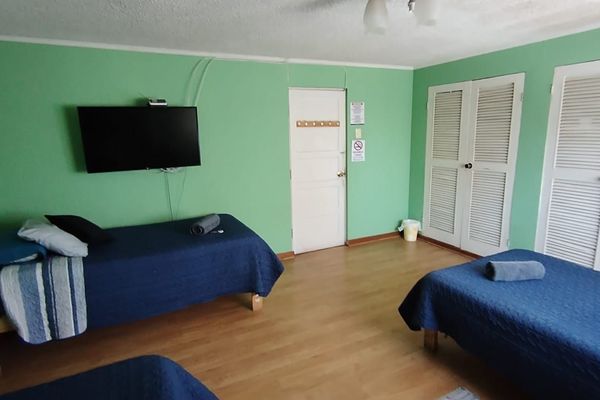 Habitación Triple Estandart con baño compartido