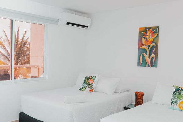 Habitación Familiar Con Balcón Y Vista al Mar