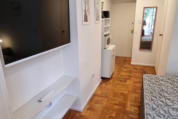 Depto monoambiente sobre Paraguay, Recoleta 