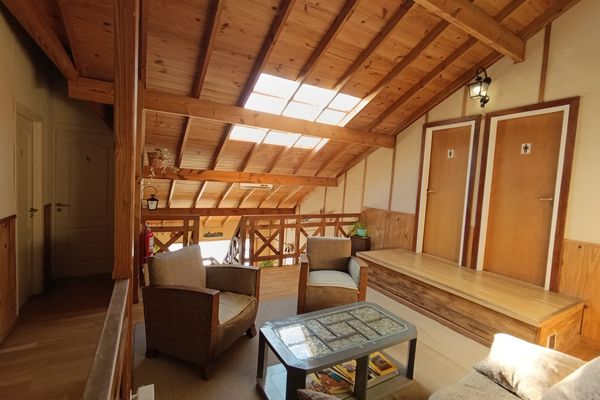 Cama en dormitorio mixto compartido