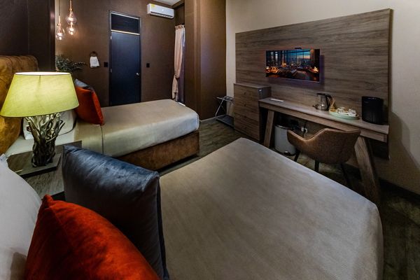 Gótica Estándar Doble Lobo